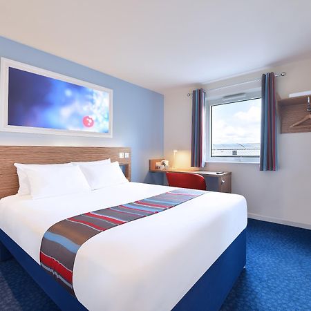Ramada Encore Milton Keynes Exterior foto