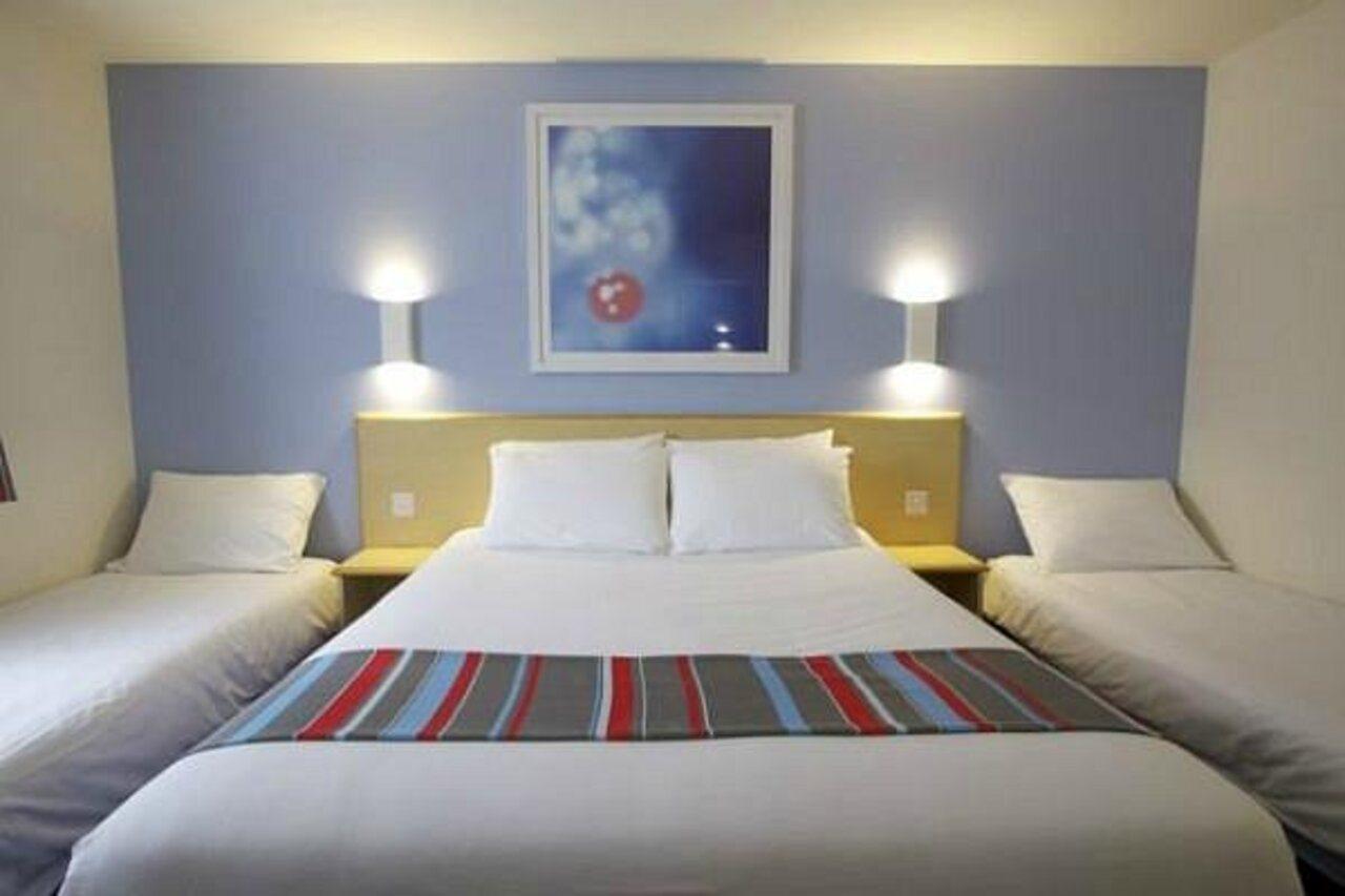Ramada Encore Milton Keynes Exterior foto